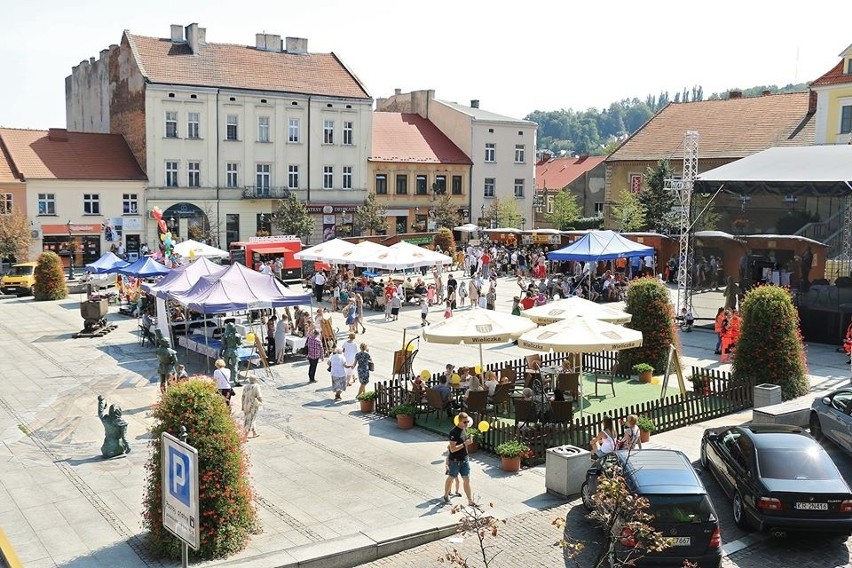 Rynek Górny w Wieliczce. Na zdjęciu Wielickie Miodobranie...