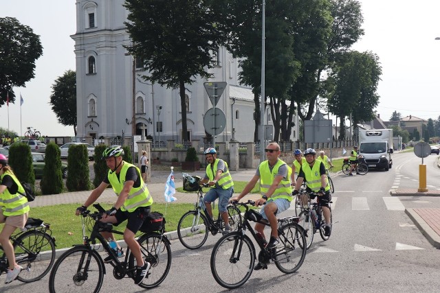 W ubiegłym roku w pielgrzymce rowerowej na Jasną Górę wyruszyło ze Starej Błotnicy około 70 osób, około 30 jechało z gmin Stromiec i Radzanów.