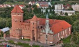 Zamek w Reszlu ma imponującą historię. Był kilkukrotnie zdobywany i oblegany przez wojska polskie i krzyżackie. Co mieści się w nim teraz?