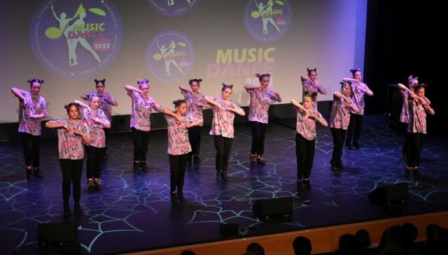 Ubiegłoroczni Laureaci Konkursu Muzyczno-Tanecznego „Music-Dance” podczas występu w Centrum Kulturalno-Artystycznym w Kozienicach.