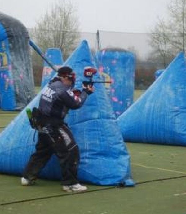 Speedball to sportowa odmiana paintballa.