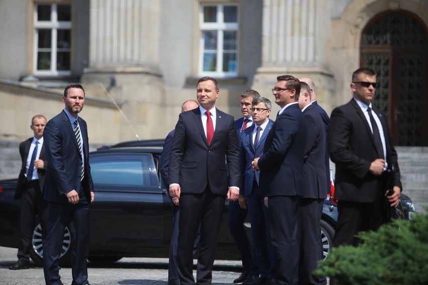 Prezydent oddał hołd bohaterom polskiego Śląska, Wojciechowi...