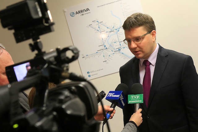 Prezes Arrivy Damian Grabowski proponuje rozmowy o przyszłości przewozów kolejowych