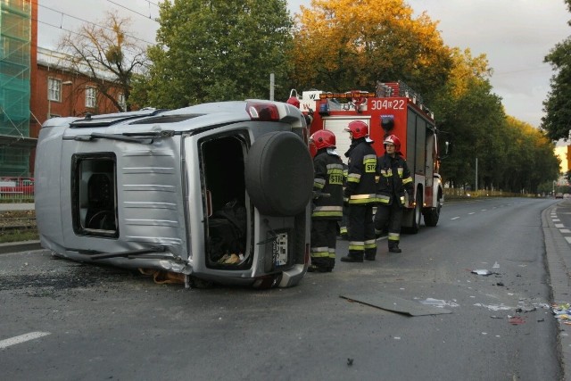 Wrocław, wypadek na skrzyżowaniu Hallera i Gajowickiej - 2.10.2013