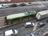 Kolizja z udziałem tramwaju i ciężarówki w Poznaniu. Wstrzymano ruch tramwajowy