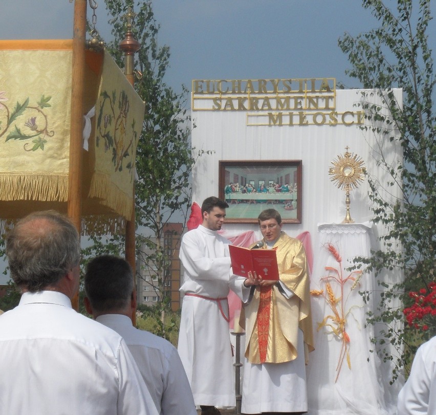 Procesja Bożego Ciała w parafii bł. Karoliny w Tychach