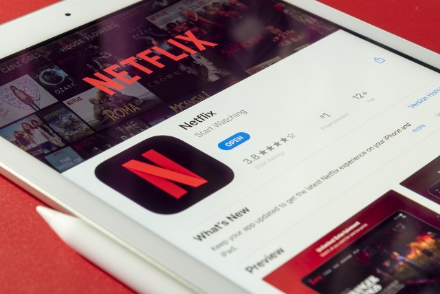 To koniec dzielenia kont Netflix w Polsce. Trzeba będzie dodatkowo płacić.