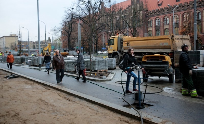 Remont al. Niepodległości. Przed nami jeszcze 2 tygodnie pracy?