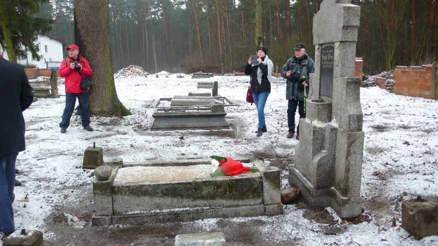 Cmentarz w Toporzysku