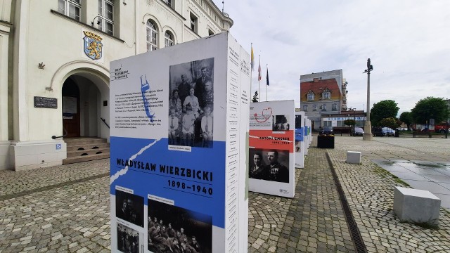 Skwierzyna: zobaczcie te wystawy. Przedstawiają ważne dla Polaków historie:  zbrodnię katyńską, wydarzenia na Wołyniu, kresowy świat | Gazeta Lubuska