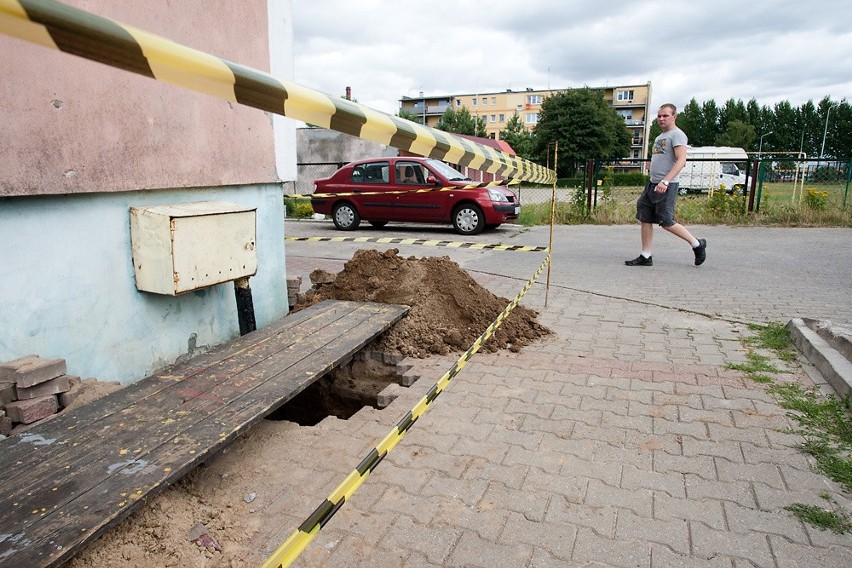 Po uderzeniu samochodu, rozszczelniła sie instalacja gazowa na budynku przy ulicy Konarskiego