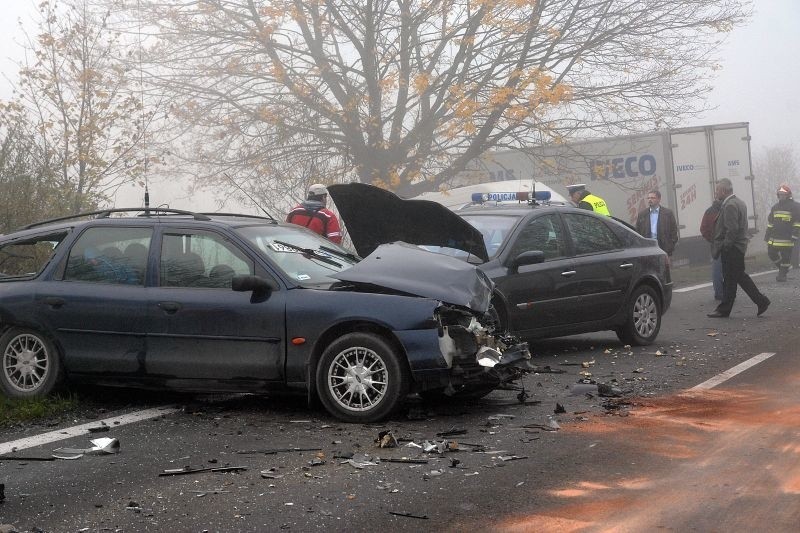Karambol w Suchorzowie - zderzenie sześciu pojazdów! (zdjęcia)