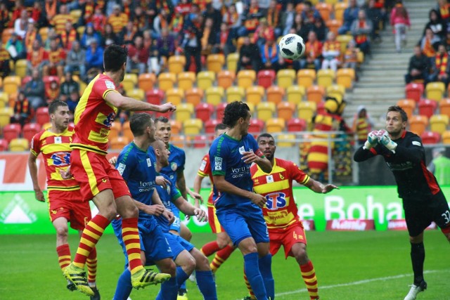 Latem Jagiellonia przegrała sensacyjnie u siebie z Miedzią 2:3. Pora na rewanż.