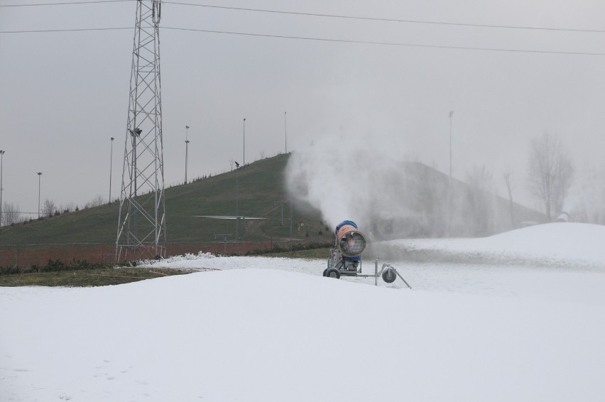 Naśnieżanie Górki Środulskiej w Sosnowcu