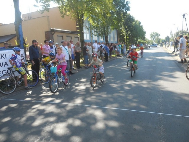 Zanim ruszyli kolarze, rywalizowały i w Ciechocinku, i w Raciążku na rowerkach maluchy.