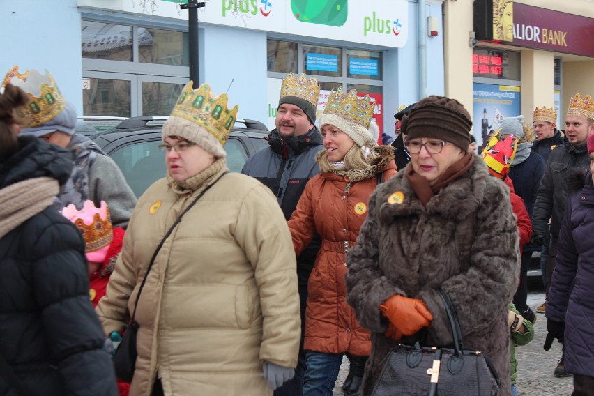 Orszak Trzech Króli przemaszerował przez Oświęcim [ZDJĘCIA, WIDEO]