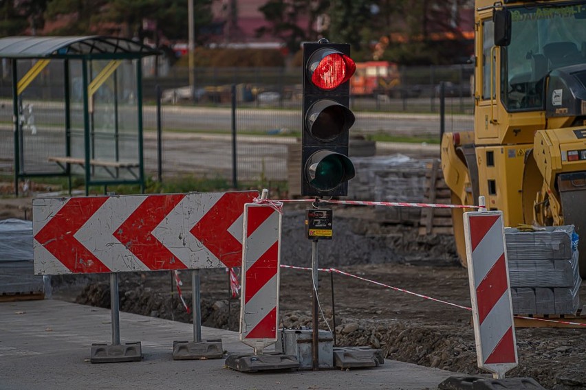 Nowy Sącz. Trwa remont ul. Wyspiańskiego. Ruchem sterują światła [ZDJĘCIA]