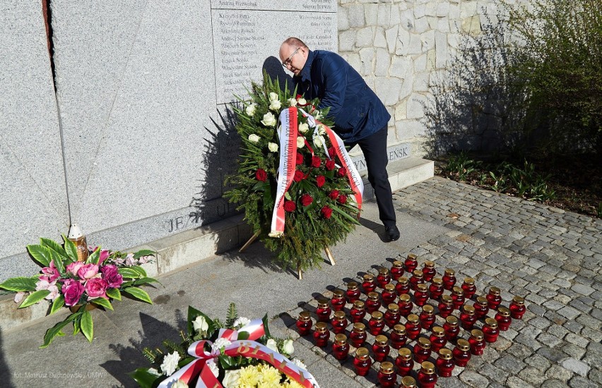 Marszałek Artur Kosicki uczcił pamięć podlaskich ofiar...