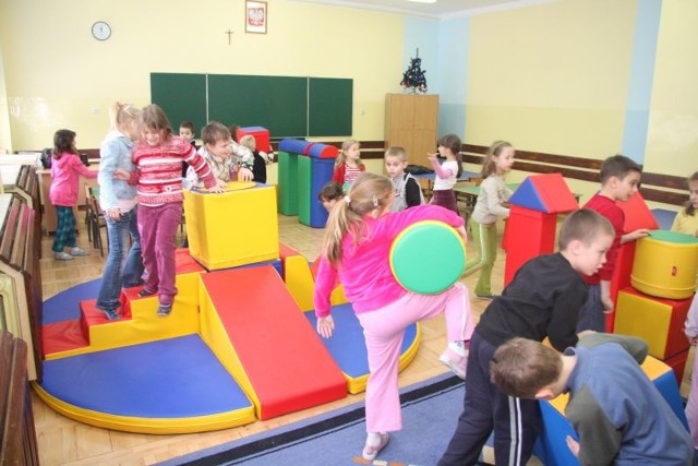 Szkoła Podstawowa numer 34 w Kielcach. Tak wygląda uruchomiony już w ramach programu "Radosna szkoła&#8221; kącik zabaw.