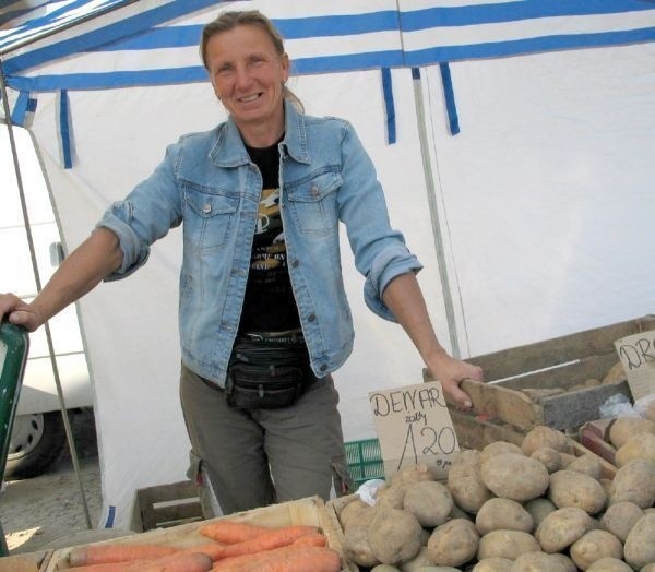 - Przez suszę zbiory ziemniaków mieliśmy o połowę mniejsze - mówi Elżbieta ze Skowierzyna, w gminie Zaleszany. - Już złożyliśmy wniosek o odszkodowanie.