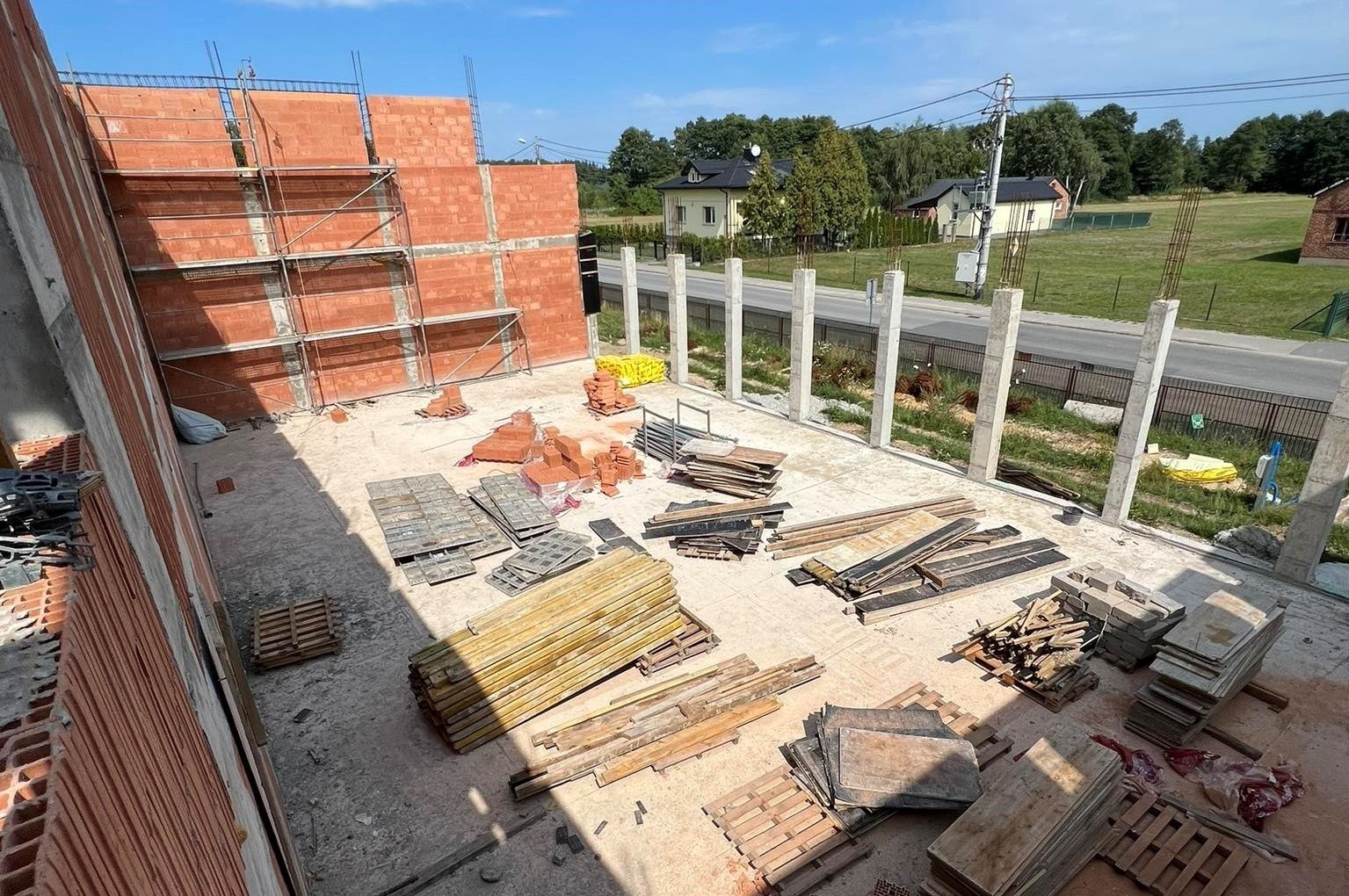 Rozbudowa Publicznej Szkoły Podstawowej w Lesznowoli pod Grójcem. Widać