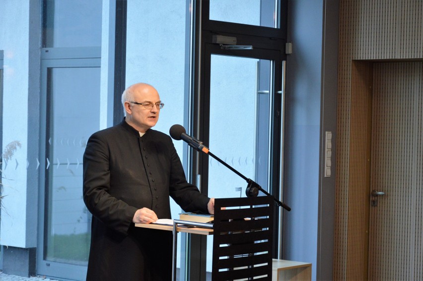 Ks. dr Andrzej Demitrów wygłosił wykład "Kryzys w Biblii".