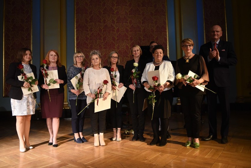 Toruń. Wręczenie nagród z okazji Dnia Nauczyciela. Zobaczcie zdjęcia!