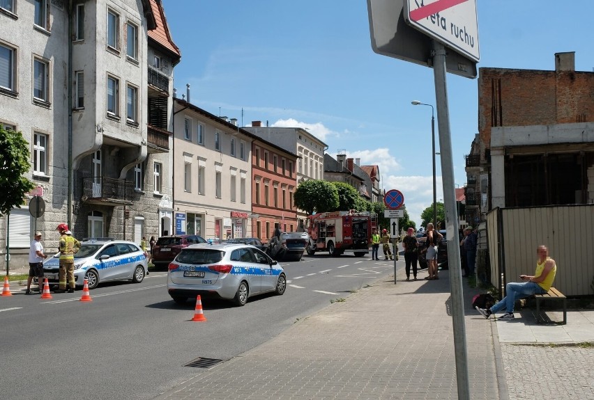 Zderzenie samochodów i dachowanie w Chojnicach we wtorek,...