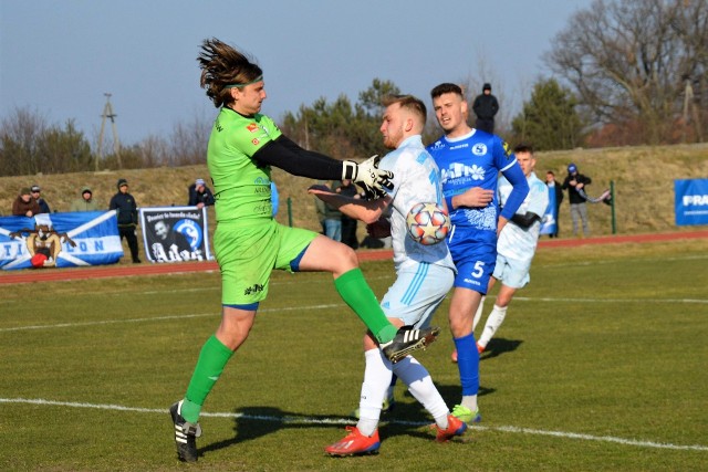 W meczu IV ligi lubuskiej piłkarze Korony Kożuchów przegrali ze Stilonem Gorzów 1:4.