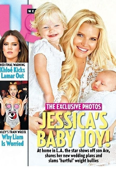 Jessica Simpson z dziećmi na okładce magazynu "U.S. Weekly" (fot. Internet)