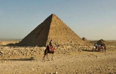 Najsłynniejsze piramidy to te w egipskiej Gizie