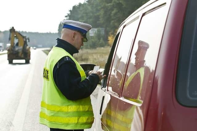 Bydgoscy policjanci mają coraz więcej spraw związanych z wykrywaniem nielegalnego tytoniu