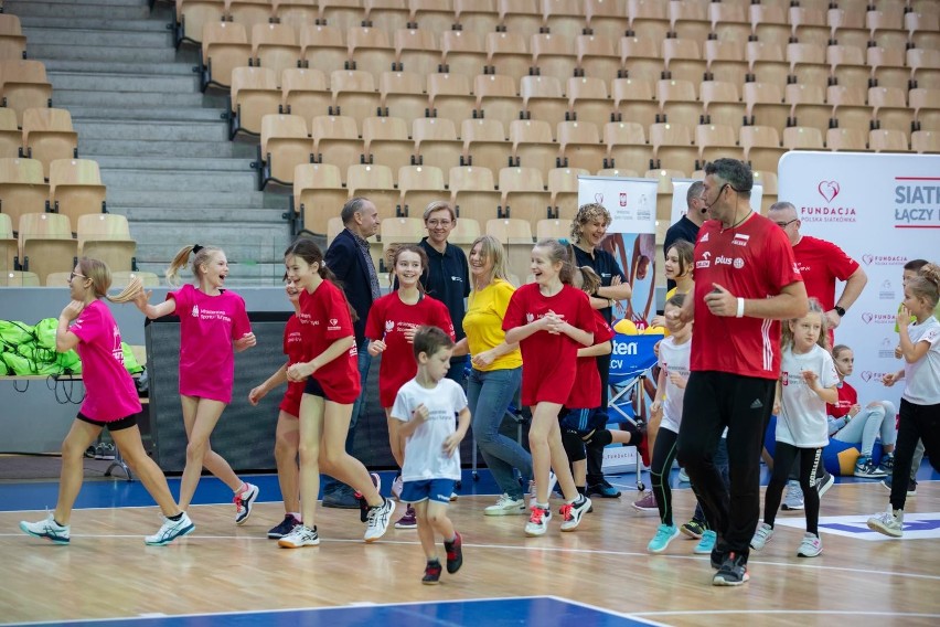 Siatkówka łączy pokolenia w Bydgoszczy