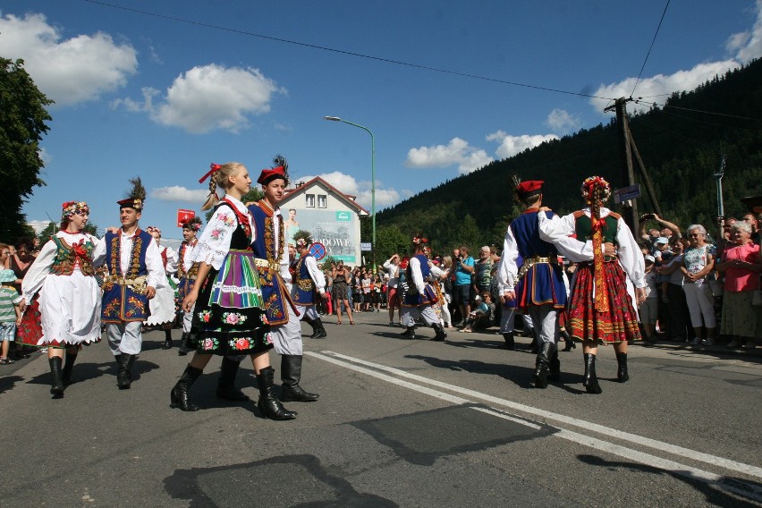 Tydzień Kultury Beskidzkiej 2016: Drugi dzień święta folkloru. Barwny korowód w Szczyrku [ZDJĘCIA]