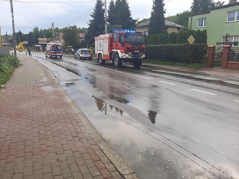 W Dwikozach dziewczynka wypadła z okna - niestety zmarła w szpitalu w Kielcach