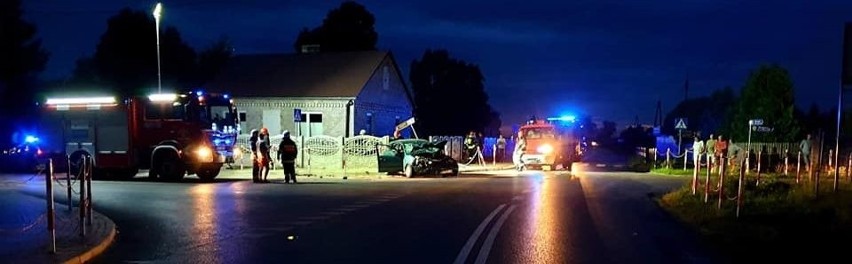 Wypadek na skrzyżowaniu w Rzeczniowie. Sprawca uciekł z miejsca zdarzenia