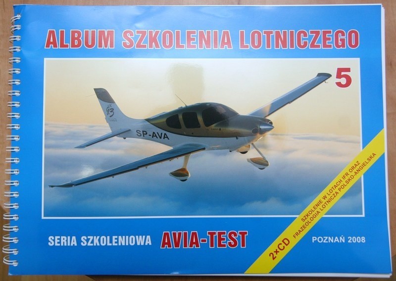 Instruktor pilot Lech Sz. był m.in. autorem "Albumu...