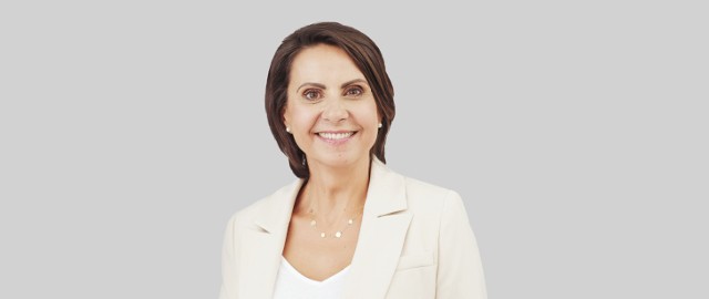 Helena Rudzis-Gruchała jest ekonomistką z wieloletnim doświadczeniem menedżerskim oraz samorządowym