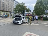 Wypadek na ul. Pułaskiego we Wrocławiu. Taksówka zderzyła się z tramwajem, dwie kobiety są ranne!