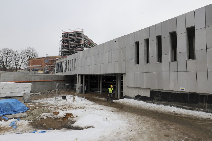 Prace przy budowie Muzeum Pamięci Sybiru idą pełną parą. Dużo betonu i szkła [ZDJĘCIA]