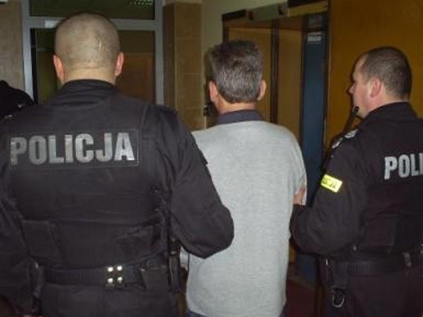 Oszust z Wałbrzycha w rękach dębickich policjantów.