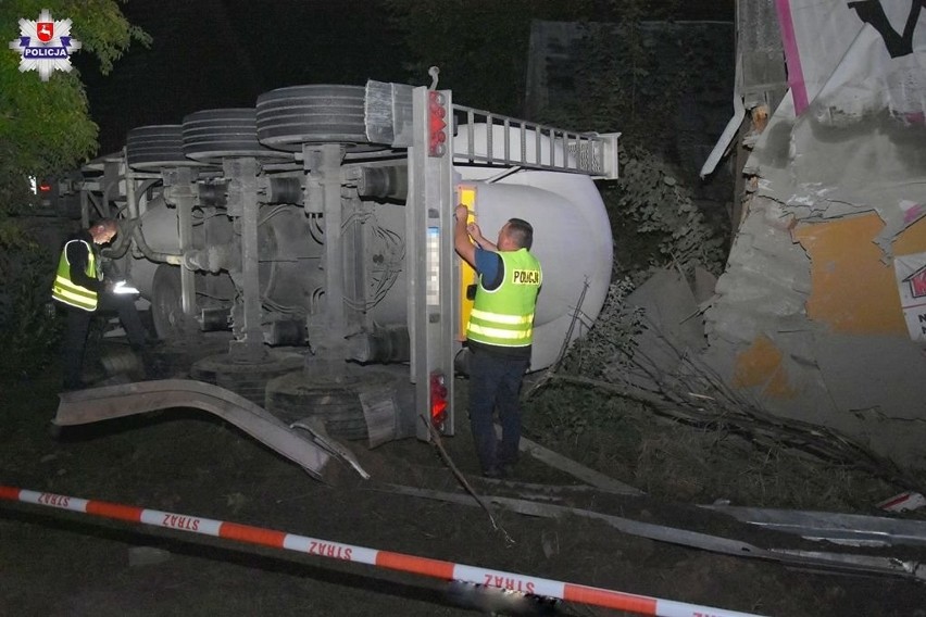 Polichna: Ciężarówka uderzyła w dom. Kierowca był kompletnie pijany