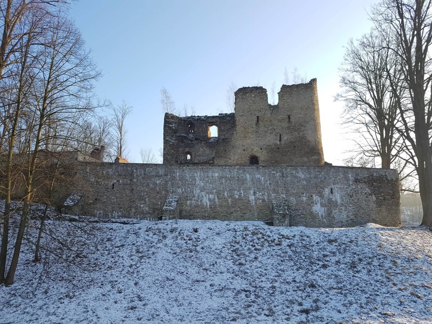 Urzędnicy z Dolnego Śląska przez pomyłkę promują zamek w Świeciu nad Wisłą, a nie ten w Świeciu koło Leśnej 