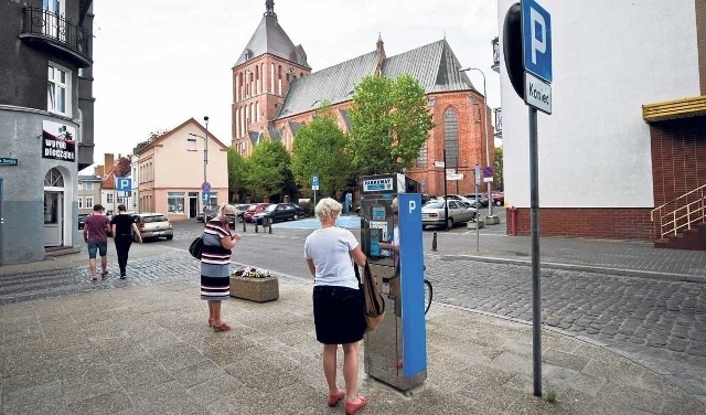 Od sierpnia wejdą w życie nowe, uchwalone przez radnych miejskich stawki, a także zwiększy się na terenie miasta liczba płatnych miejsc parkingowych.