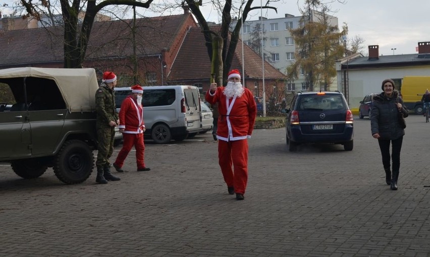 Członkowie tucholskiego Stowarzyszenia Pojazdów Zabytkowych...