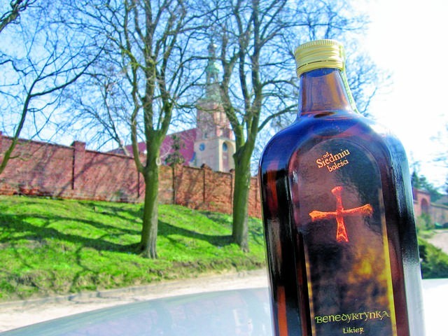 40-procentowa "Benedyktynka od siedmiu boleści&#8221; produkowana jest w  lubińskim klasztorze