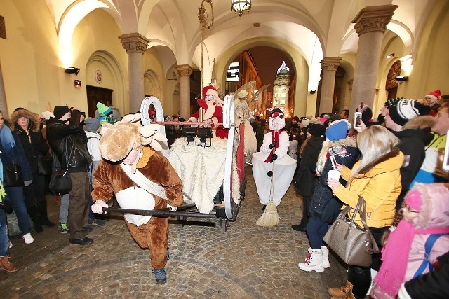 Parada z Mikołajem na wrocławskim Rynku, Jarmark Bożonarodzeniowy 2016