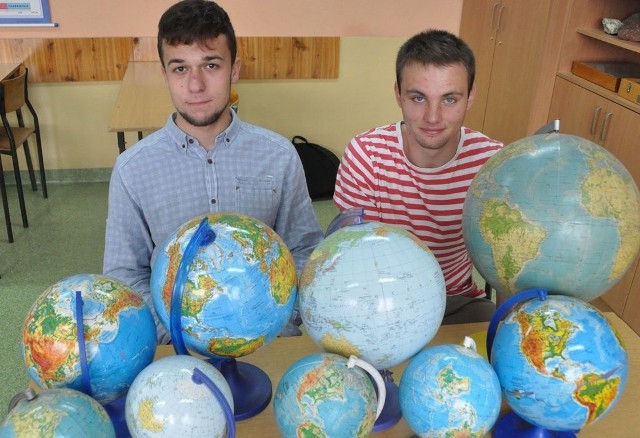 Przemek Kozłowski (z lewej) i Paweł Szcześniak z II Liceum Ogólnokształcącego w Końskich &#8211; najlepsi młodzi geografowie Polski.