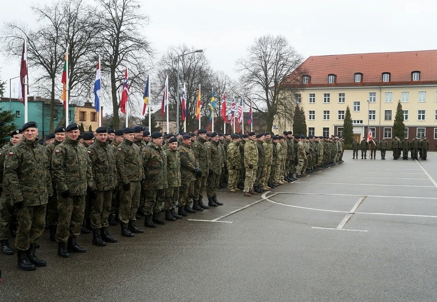 Andrzej Duda na uroczystości w Koszarach Bałtyckich. Prezydent złożył wizytę w Dowództwie Wielonarodowego Korpusu Północny-Wschód 