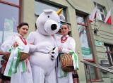 Zobacz na Chełm NM: Jak miasto świętuje swoje urodziny? Zamiast tortu były cukierki. Zdjęcia